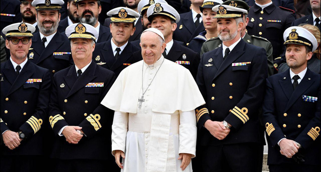 El Papa Francisco agradece a la Armada su labor en el Mediterráneo