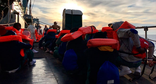 El ‘Cantabria’ lleva más de 1000 personas rescatadas en el Mediterráneo como buque de mando en la operación 'Sophia'