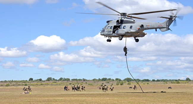 Efectivos de los tres ejércitos participan en un ejercicio de operaciones especiales