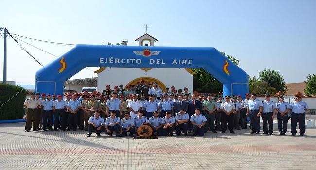 España gana el campeonato de escuelas paracaidistas europeas
