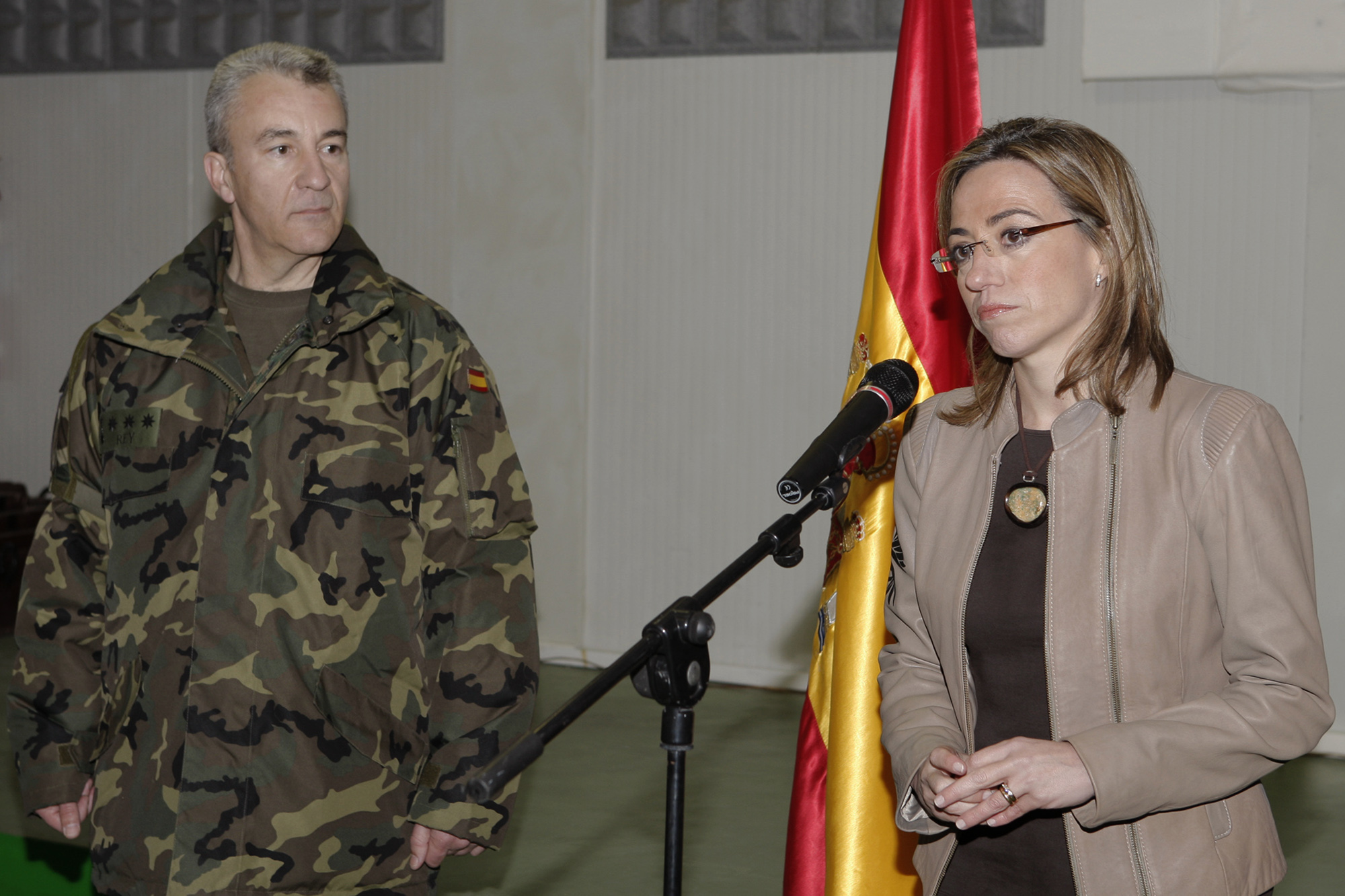 LA MINISTRA DE DEFENSA ANUNCIA EL REGRESO ESCALONADO DE LAS TROPAS ESPAÑOLAS DESPLEGADAS EN KOSOVO