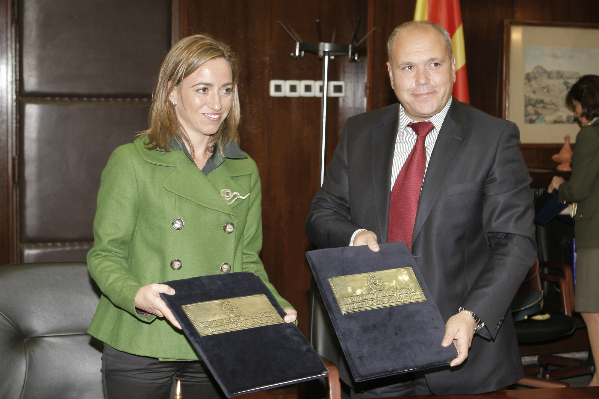 España apoya a Serbia para que sus unidades militares participen junto a las españolas en operaciones de paz