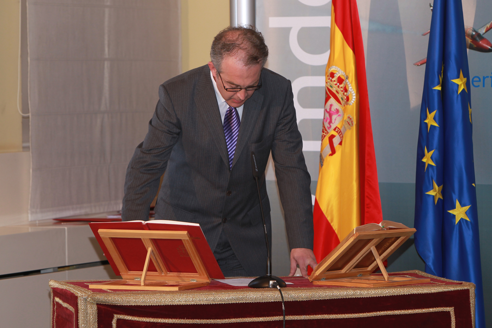 Chacón espera un amplio consenso para la Ley de Derechos y Deberes