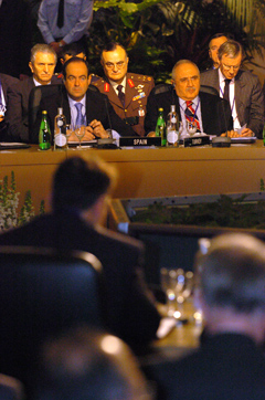 José Bono conversa con el ministro de Defensa de Turquía