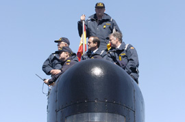José Bono, ministro de Defensa, embarcó en la mañana de hoy en el submarino S-72 ¿Siroco¿ en el Arsenal de Cartagena
