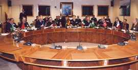 Los jefes de las Armadas de los países de la 'iniciativa 5+5' en una de las reuniones que celebran en Madrid