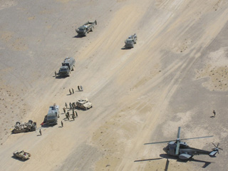 Helicópteros españoles participán en la evacuación de dos soldados afganos heridos en la carretera Farah-Shindand.