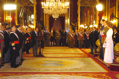 El ministro de Defensa, pronuncia su discurso en la pascua Militar, ante los Reyes, los principes de Asturias y el presidente del Gobierno.