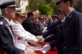 José Bono, ministro de Defensa y autoridades civiles y militares entregando los Reales Despachos en la Academia General del Aire en San Javier
