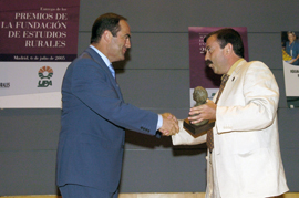 José Bono recibe el premio de Política, Economía y Ciencias Sociales de la Fundación de Estudios Rurales, por su apoyo a la actividad agraria y al mundo rural