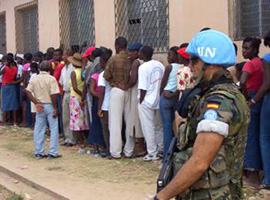 La  fuerza  española de Infantería de Marina en Haití, vela por el desarrollo normal de las elecciones