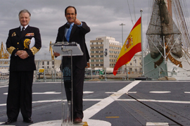 El ministro de Defensa, José Bono, ha anunciado hoy mejorar las condiciones de vida de los marineros