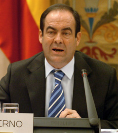 El ministro de Defensa, José Bono, hoy en la Comisión de Defensa del Congreso de los Diputados