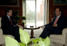 José Bono, ministro de Defensa, se reune con Jaume Matas, Presidente del Gobierno Balear
