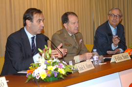 El ministro de Defensa, José Antonio Alonso, durante la inauguración de la jornada 'Las Fuerzas Armadas Españolas y la Defensa Europea' organizado por el INCIPE