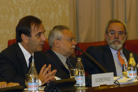 El ministro de Defensa, José Antonio Alonso, durante la comparecencia en la Comisión de Defensa del Congreso.