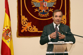 José Antonio Alonso, ministro de Defensa, durante un encuentro con los medios en el Centro Superior de Estudios de la Defensa