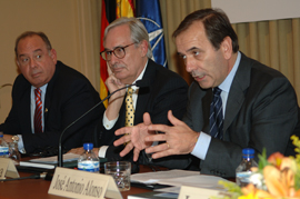 El ministro de Defensa, José Antonio Alonso durante la clausura de la conferencia 'Riga, la cumbre de la transformación'