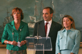 El ministro José Antonio Alonso, la Secretaria de Defensa, Soledad López y la Subsecretaria de Defensa Mª Victoria San José durante el acto de Toma de Posesión