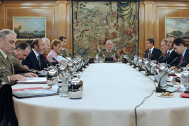 Su Majestad el Rey don Juan Carlos ha presidido hoy en el Palacio de la Zarzuela la primera reunión del Pleno del Consejo de Defensa Nacional