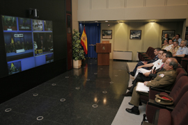 El secretario de Estado de Defensa felicita por videoconferencia a todos los españoles que se encuentran en misiones de paz en el exterior