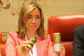 La ministra de Defensa, Carme Chacón en la comisión de Defensa del Congreso de los Diputados