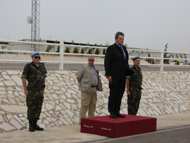 El vicesecretario general de Naciones Unidas para las Operaciones de Paz, Alain Le Roy, ha visitado hoy la base española Miguel de Cervantes
