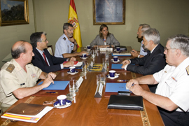 La Ministra de Defensa durante la reunión con el Jefe de Estado Mayor de la Defensa