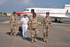 El general José Julio Rodríguez Fernández visita en Djibouti, el destacamento Orión dentro de la operación Atalanta