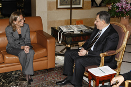 La ministra de defensa Carme Chacón junto al primer ministro de la República Libanesa Fouad Siniora