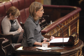 La ministra de Defensa Carme Chacón durante su comparecencia en el Congreso