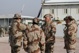 El coronel Luis Miguel Yagüe releva  al coronel Rafael Sánchez Ortega al mando de la Base de Apoyo Avanzado de Herat