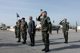 El presidente de Líbano durante su visita a las tropas españolas de FINUL