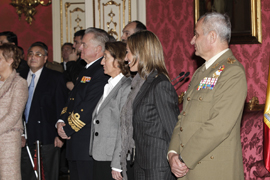 Carme Chacón impone Grandes Cruces al Mérito Militar y Naval