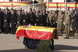 El Príncipe preside el funeral por el soldado John Romero