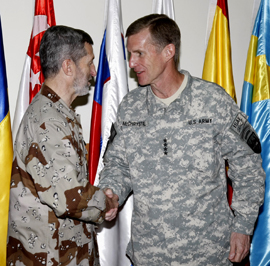 El JEMAD analiza con McChrystal la situación en Afganistán