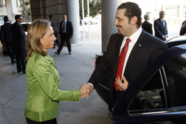 La ministra de Defensa recibe al primer ministro libanés