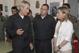 La ministra Chacón y el comandante Peñuelas