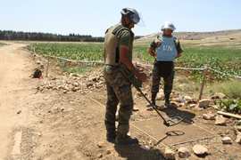 Militares españoles comienzan trabajos de desminado en Aytarun, Líbano