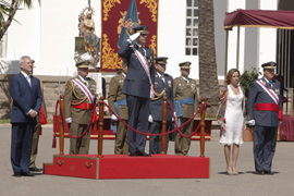 SAR el Príncipe de Asturias recibe honores