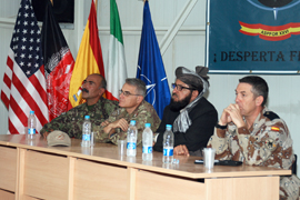 El coronel Martínez Trascasa,jefe del PRT español,participa junto a notables y aliados en reuniones de notables 'shuras'