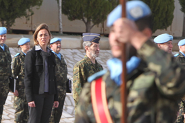 Chacón elogia el trabajo por la paz de los militares españoles en Líbano