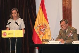 Visita de la ministra de Defensa, Carme Chacón a la Academia Básica de Suboficiales del E.T.