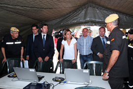 Chacón destaca la alta preparación de la UME para actuar en emergencias