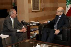 El ministro Morenés durante su visita al Líbano
