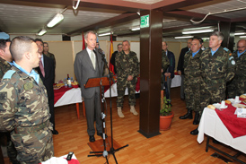 El ministro Morenés durante su visita al Líbano