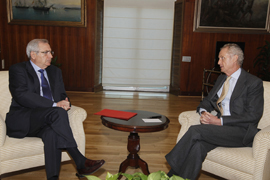 El ministro de Defensa recibe al presidente de Melilla