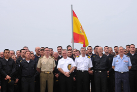 El JEMAD, almirante Fernando García Sánchez ha visitado a las fuerzas españolas, para la operación Atalanta y al Comandante de la Fuerza Naval de la Operación, contraalmirante Revilla