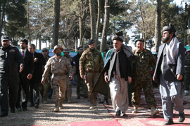 El Dr. Ghani con el coronel García, el general Portolano y el Gobernador de Badghis