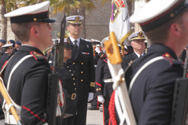 Su Alteza Real el Principe de Asturias acompañado del Jefe del Estado Mayor de la Armada durante el acto de Homenaje a los Caidos